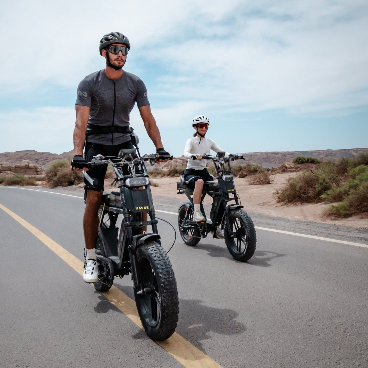 NAVEE KG05 Moped-Style Fat Tire Electric Bike - view 8