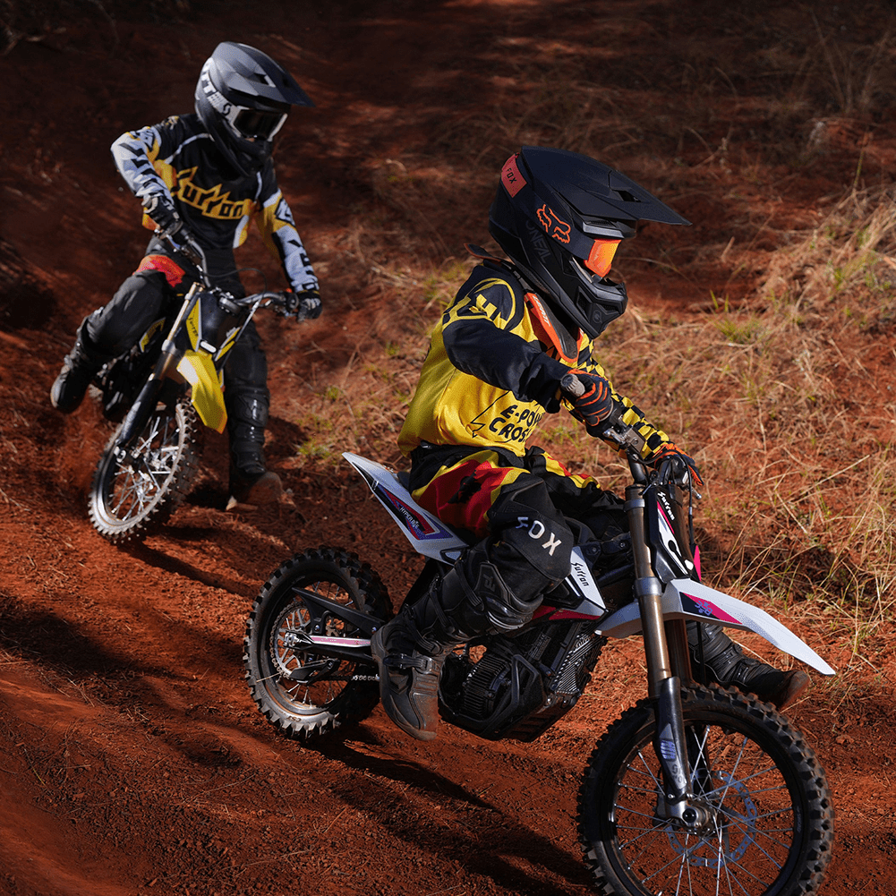 Surron Hyper Bee 2025 electric dirt bike with lightweight design and high-performance motor