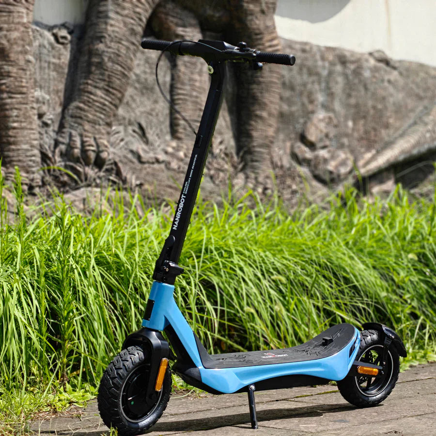 Nanrobot C1 3.0 Electric Scooter with 500W motor, 24.8 MPH speed, 10" tubeless tires, and rear disc brakes