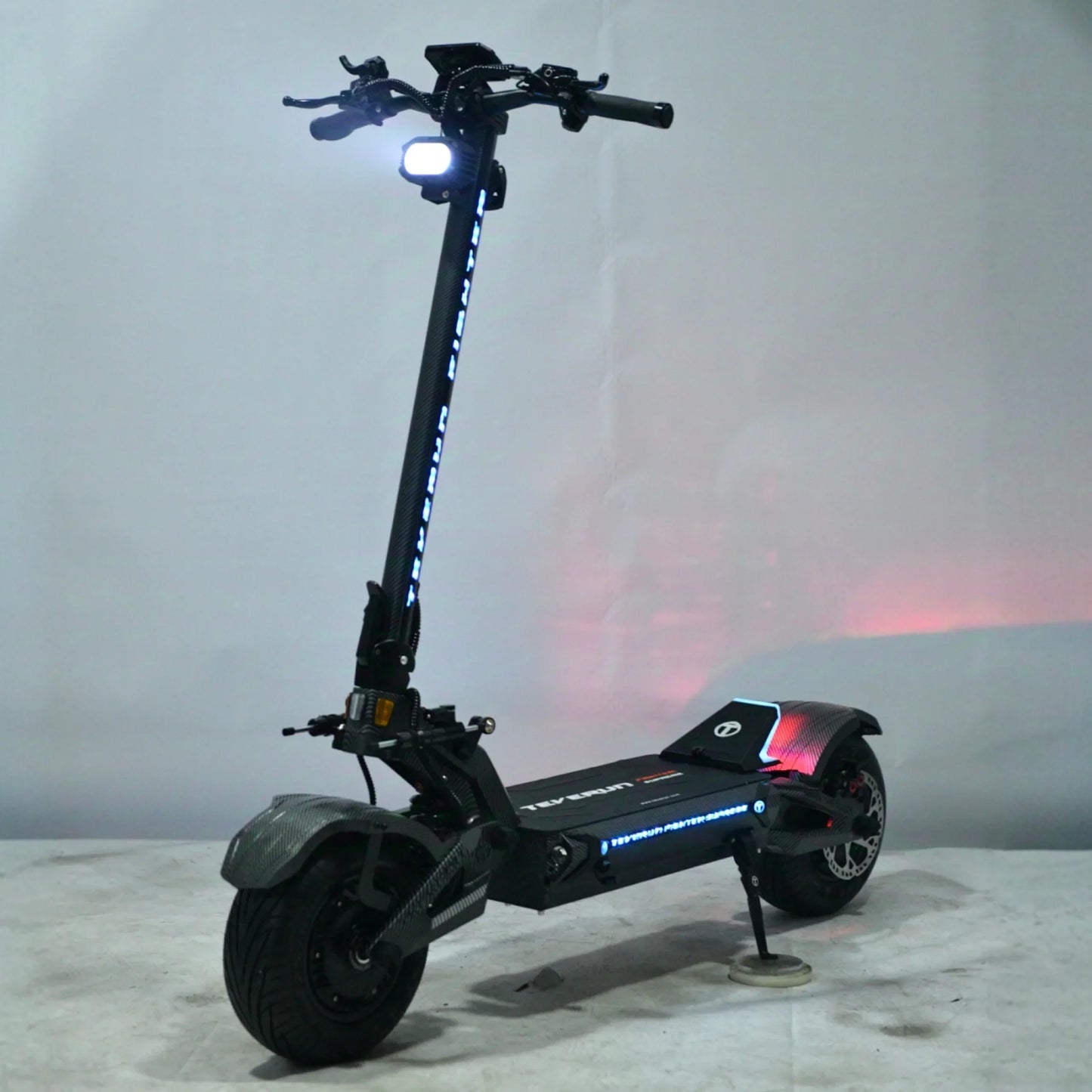 Teverun Fighter Supreme 7260R electric scooter with 15,000W power, 72V 60Ah battery, hydraulic brakes, adjustable suspension, and tubeless tires for high performance and stability.