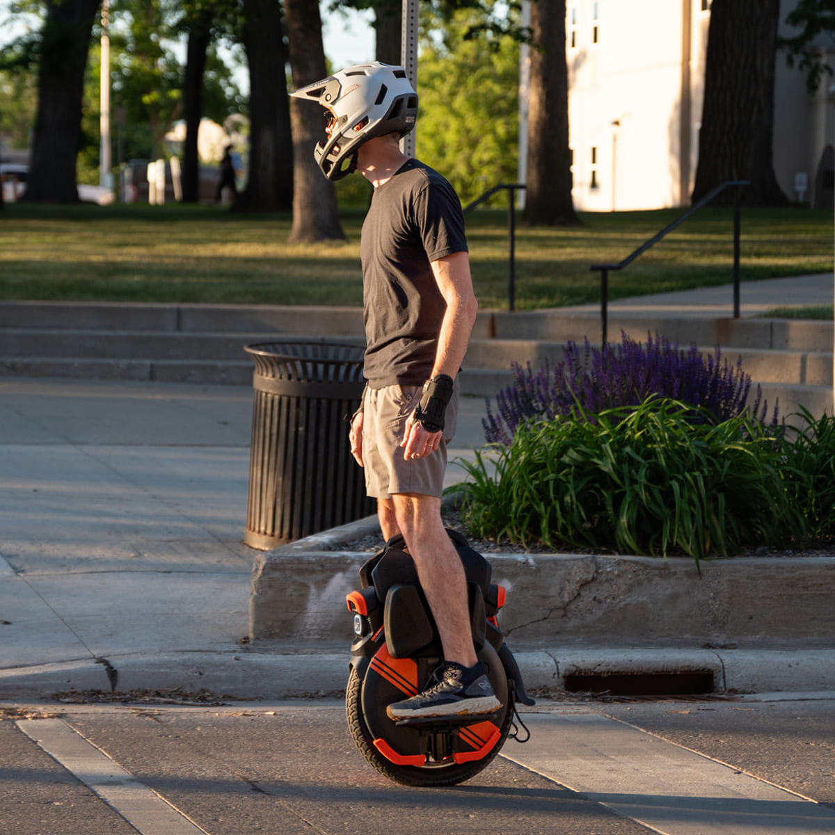 INMOTION V11Y Electric Unicycle, photo 2