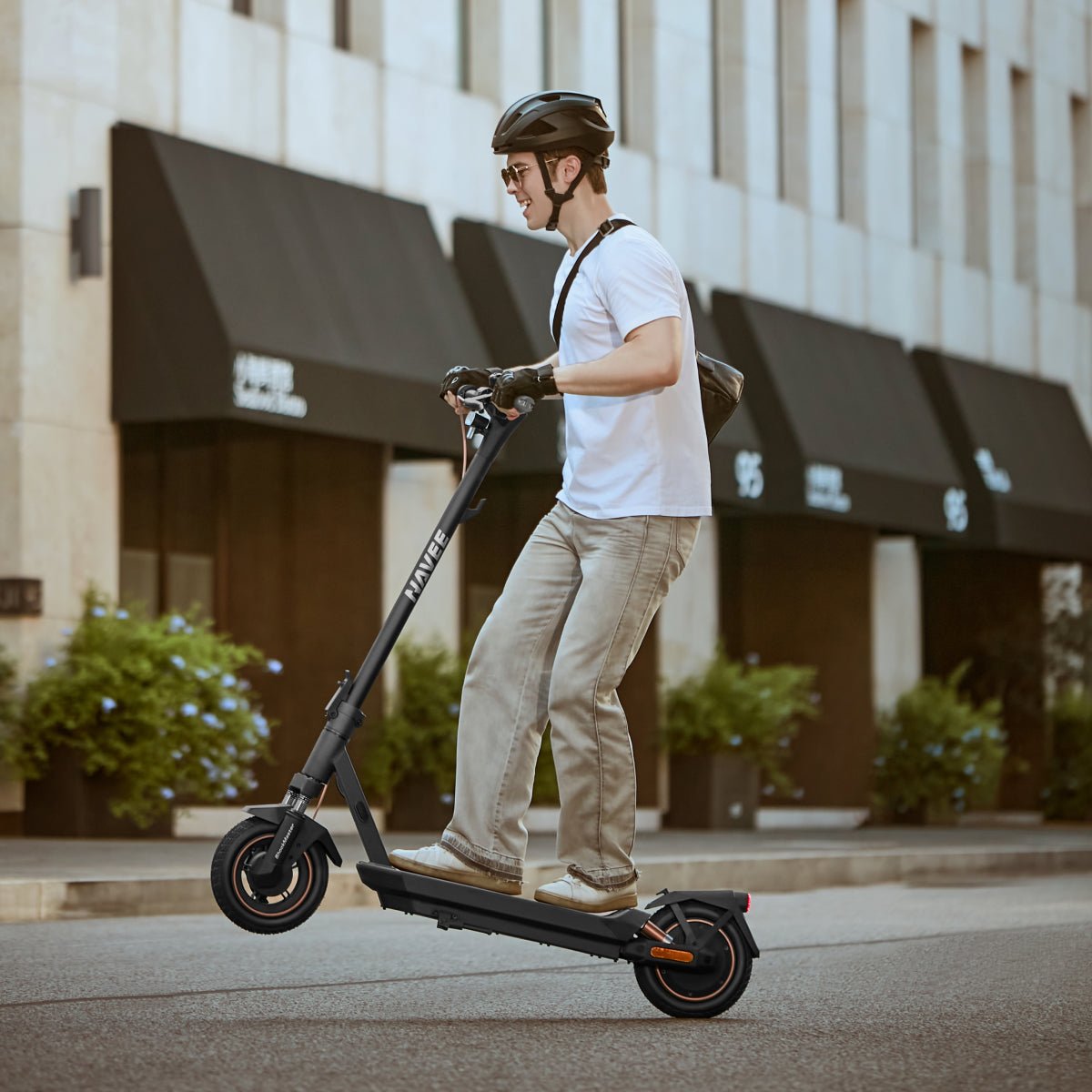 NAVEE GT3 Pro | High-Torque Commuter Scooter - view 7