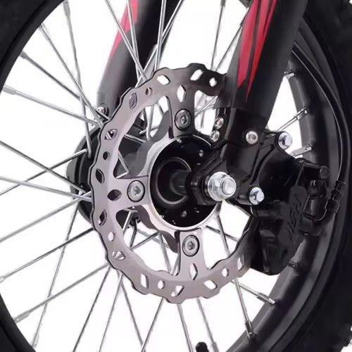 Disc brakes: Front and rear discs