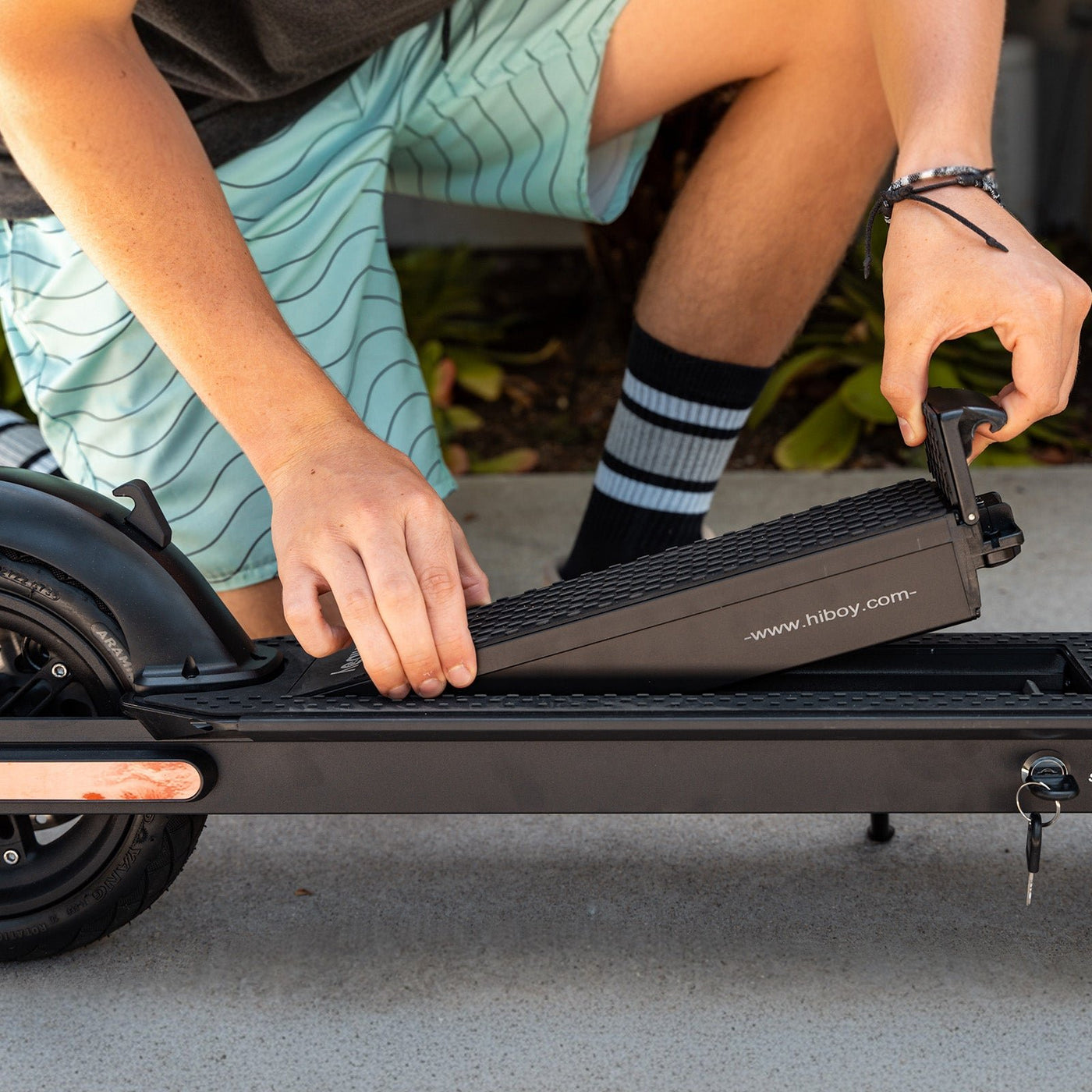 Hiboy S2R Plus Electric Scooter with Removable Battery - view 3