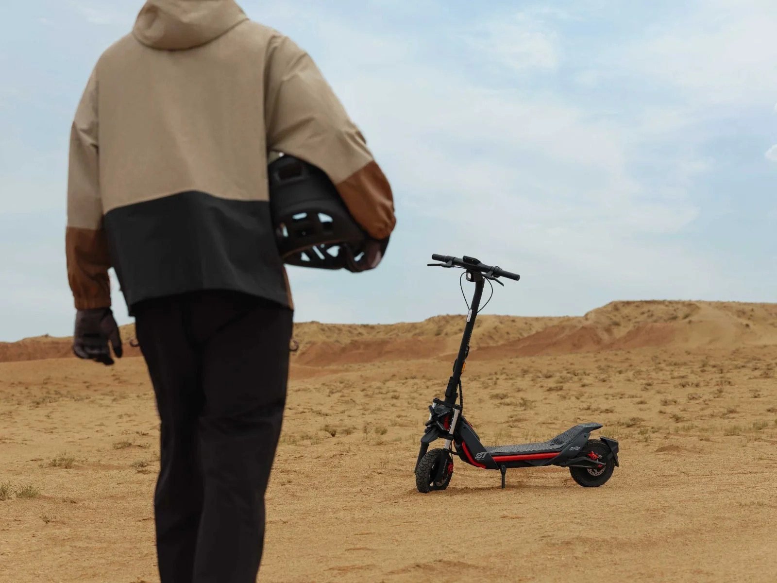 Segway 
Ninebot Kickscooter F20電動 キックボード Segway ZT3 Pro Electric Scooter | 25 mph, 44 Miles | 3-Year